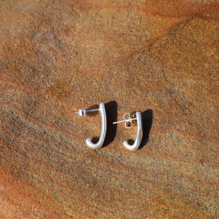 不對稱鉤型耳環SV(ONLY STOCK)