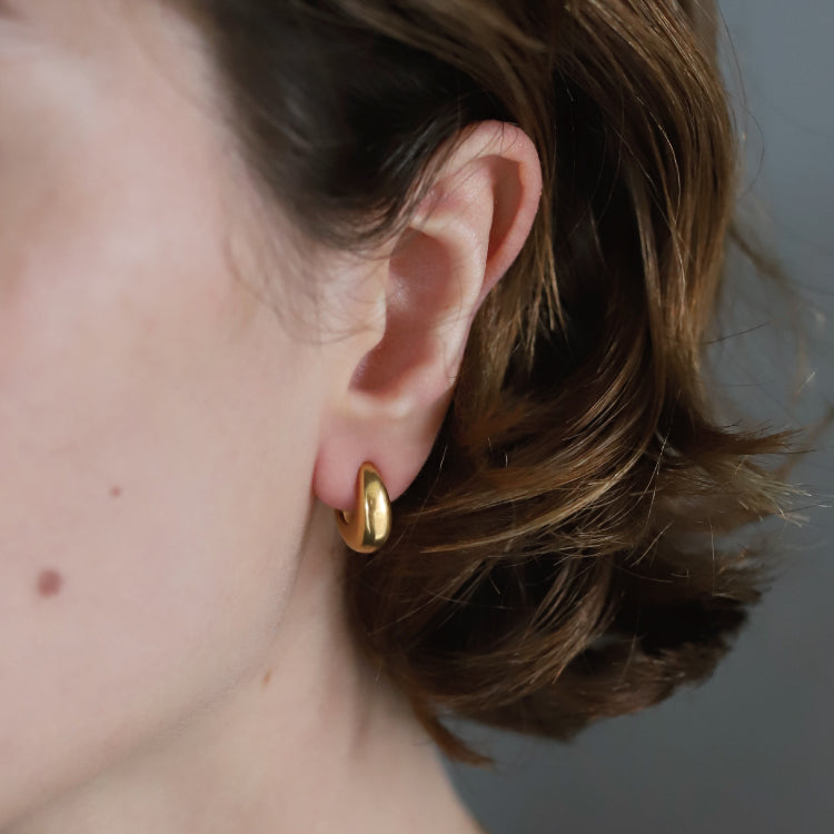 夾式懷抱耳環 GD