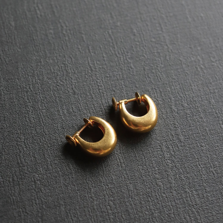 夾式懷抱耳環 GD